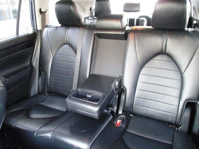 used 2022 Toyota Highlander car, priced at $35,998