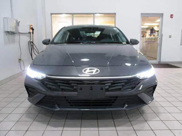 new 2024 Hyundai Elantra car, priced at $23,651