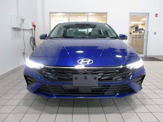 new 2024 Hyundai Elantra car, priced at $26,914