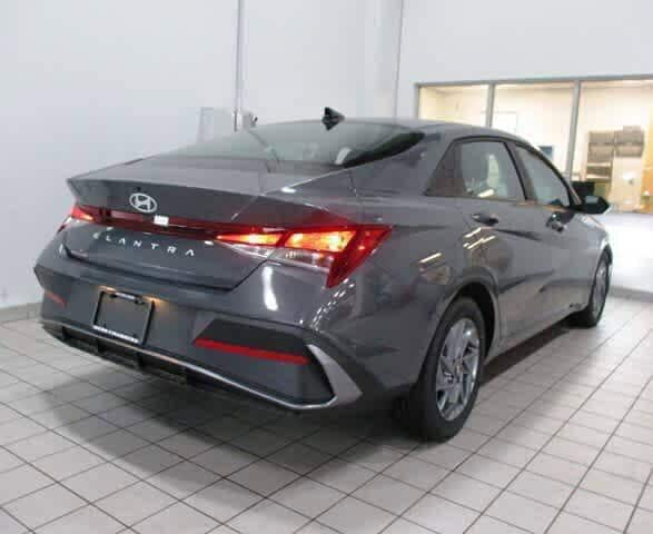 new 2024 Hyundai Elantra car, priced at $23,651