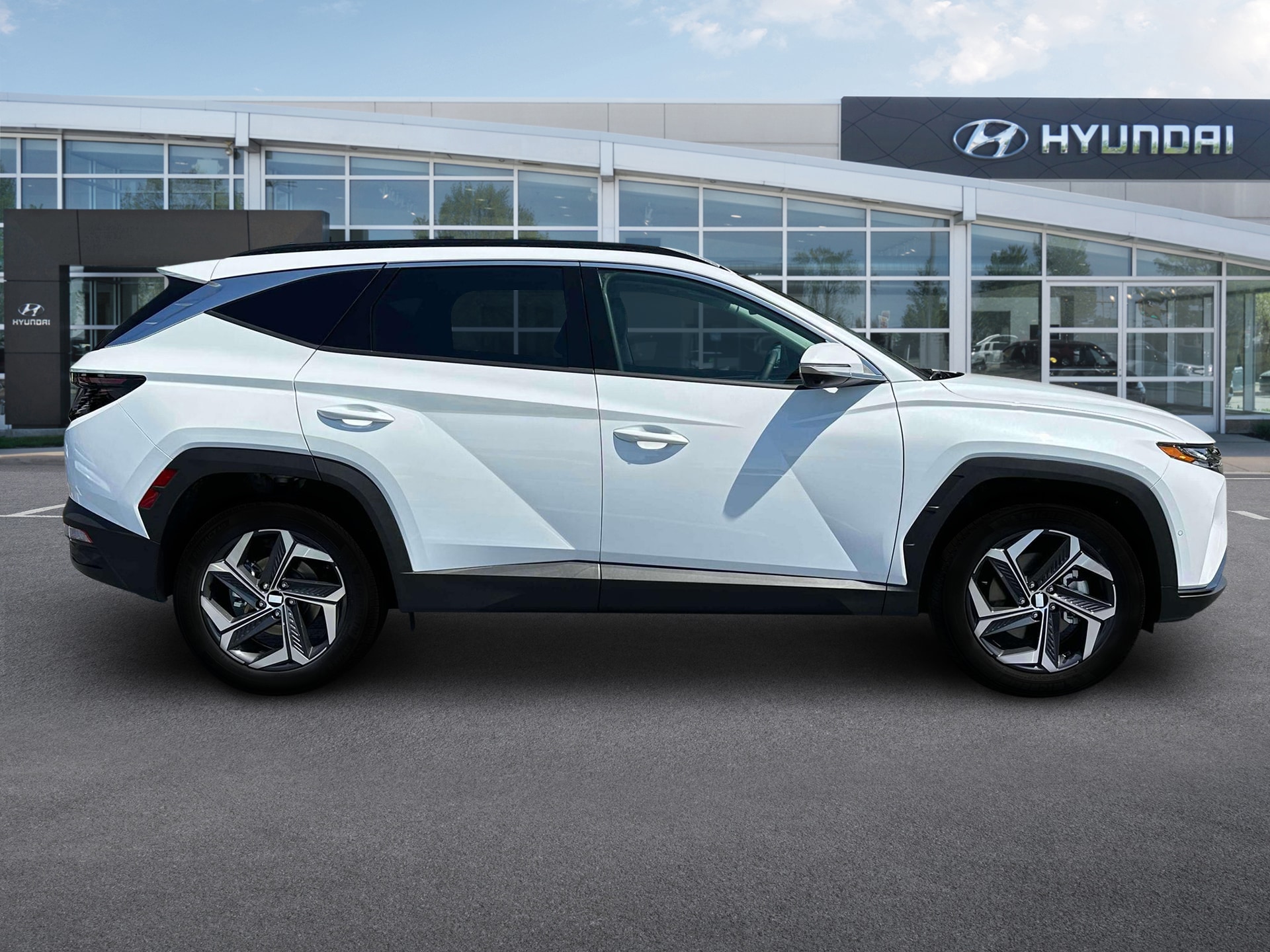 new 2024 Hyundai Tucson Hybrid car, priced at $39,326