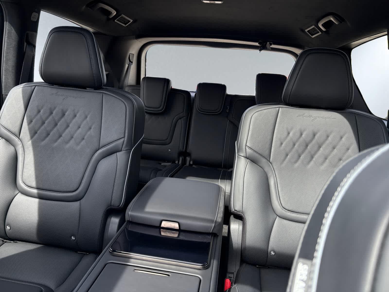 new 2025 INFINITI QX80 car, priced at $108,001
