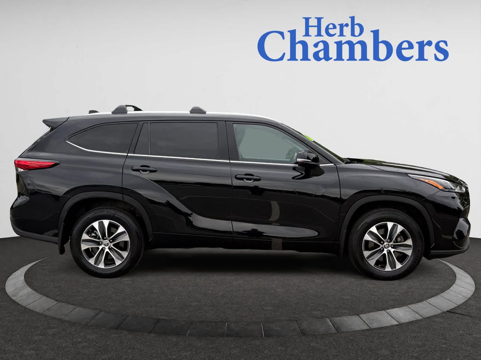 used 2022 Toyota Highlander car, priced at $37,998