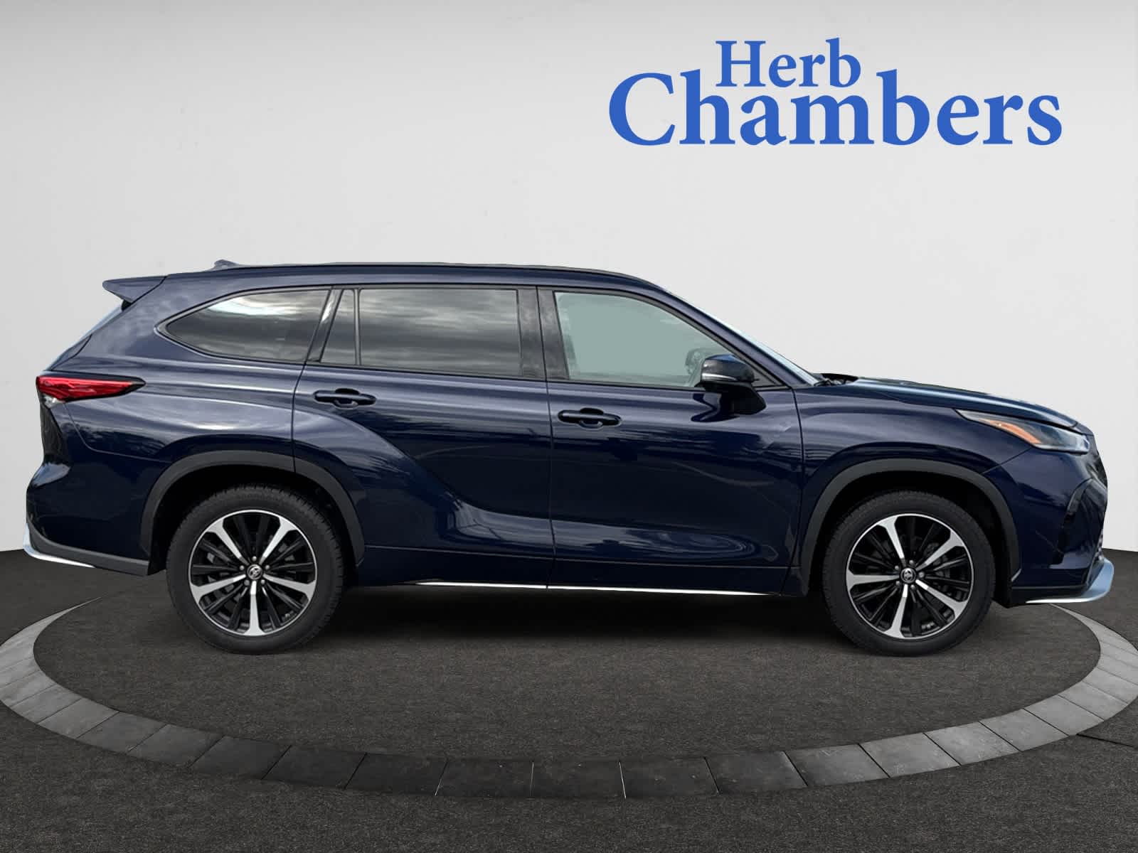 used 2021 Toyota Highlander car, priced at $37,898
