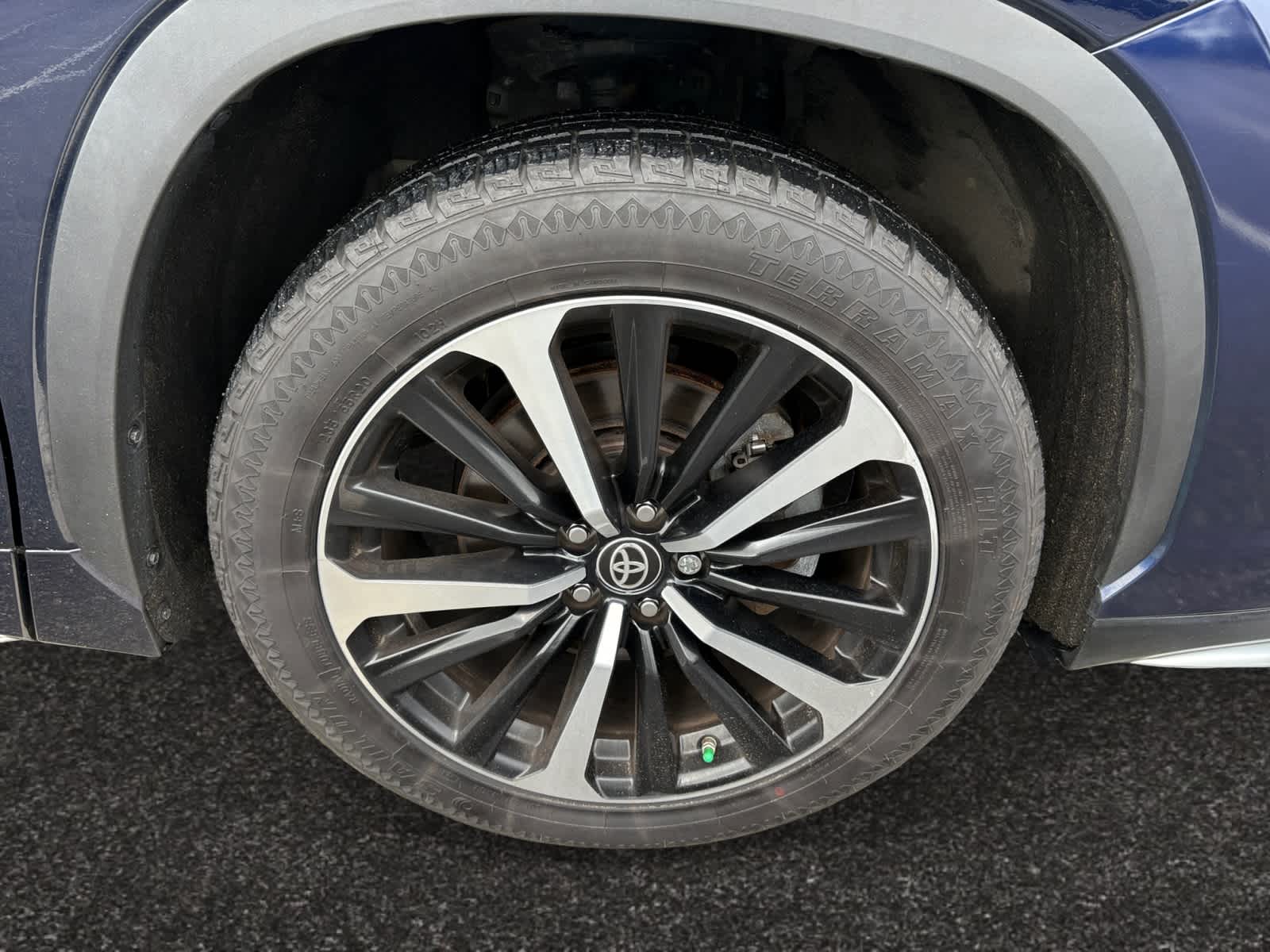 used 2021 Toyota Highlander car, priced at $37,898