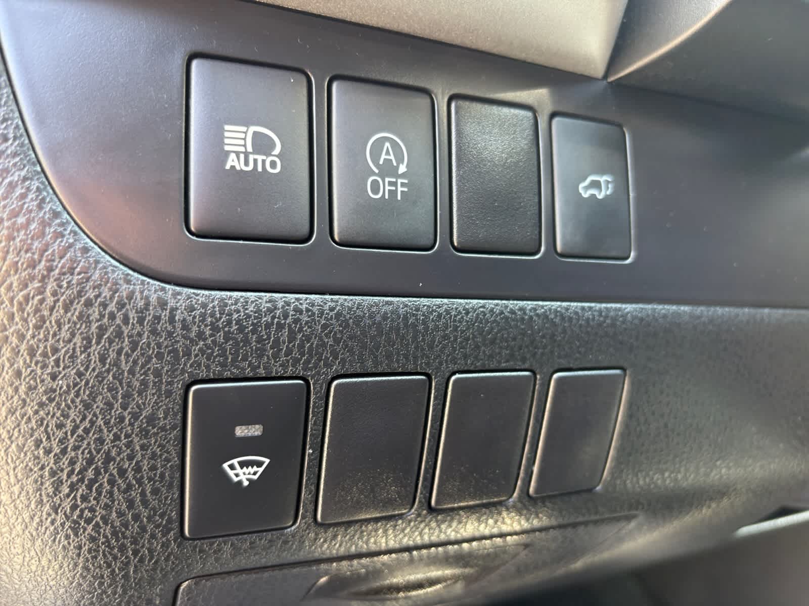 used 2018 Toyota Highlander car, priced at $25,998