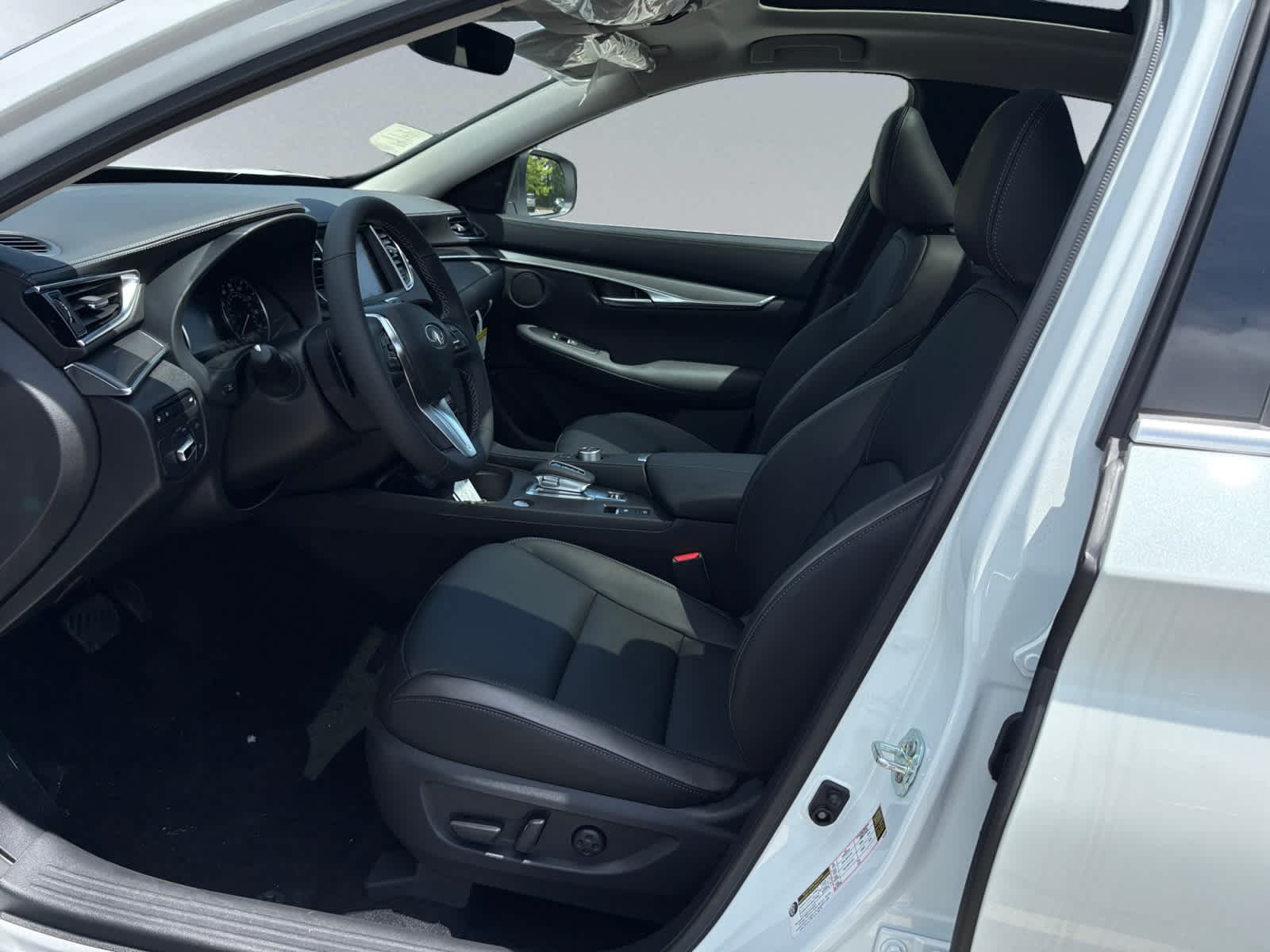 new 2025 INFINITI QX50 car, priced at $47,318