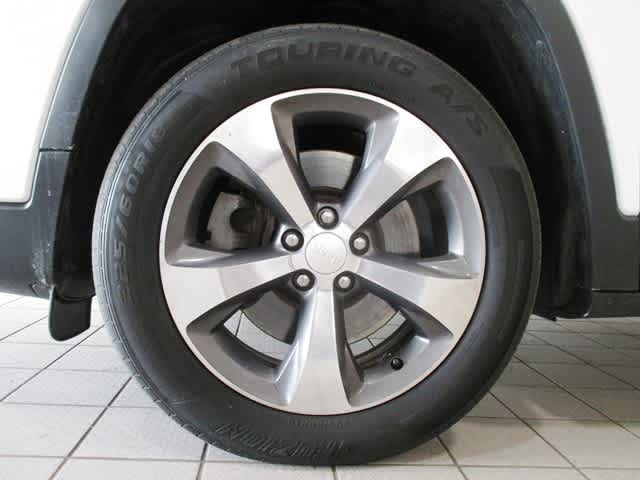 used 2019 Jeep Cherokee car, priced at $17,998