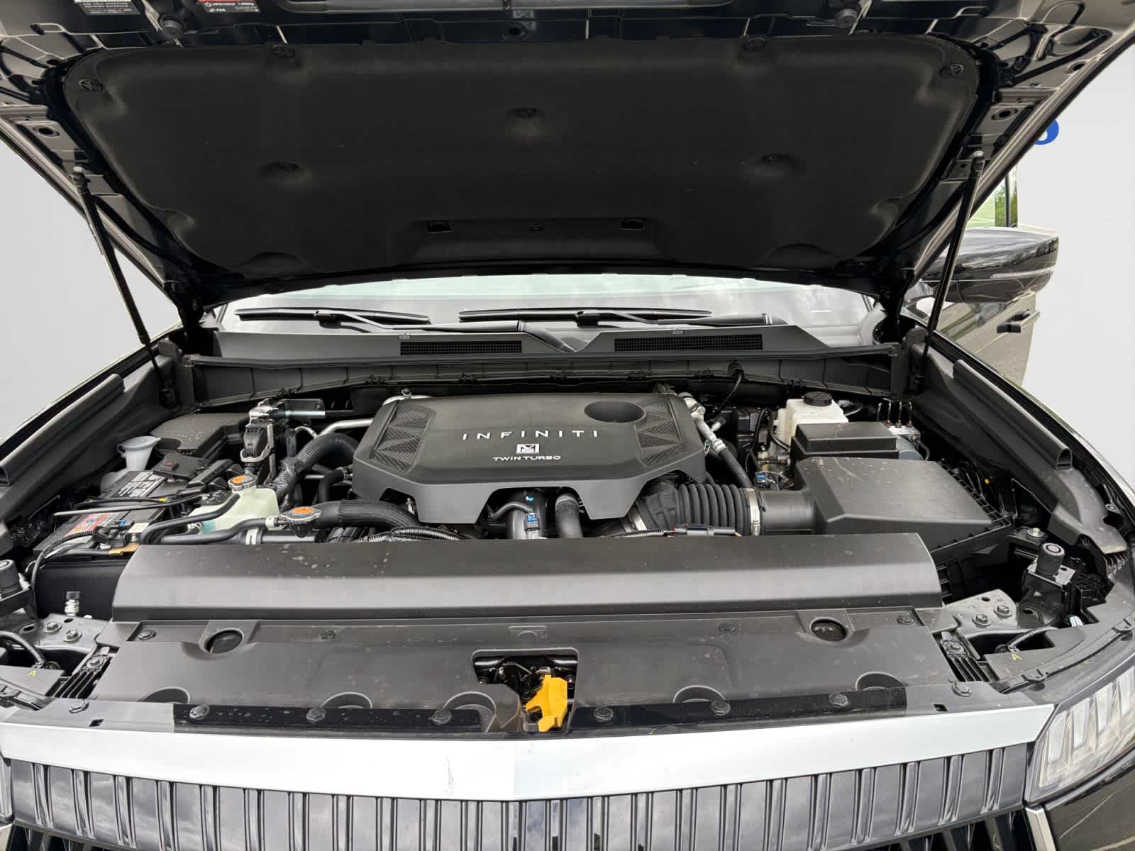 new 2025 INFINITI QX80 car