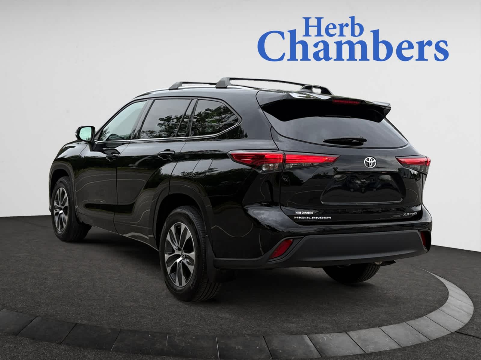used 2022 Toyota Highlander car, priced at $37,998