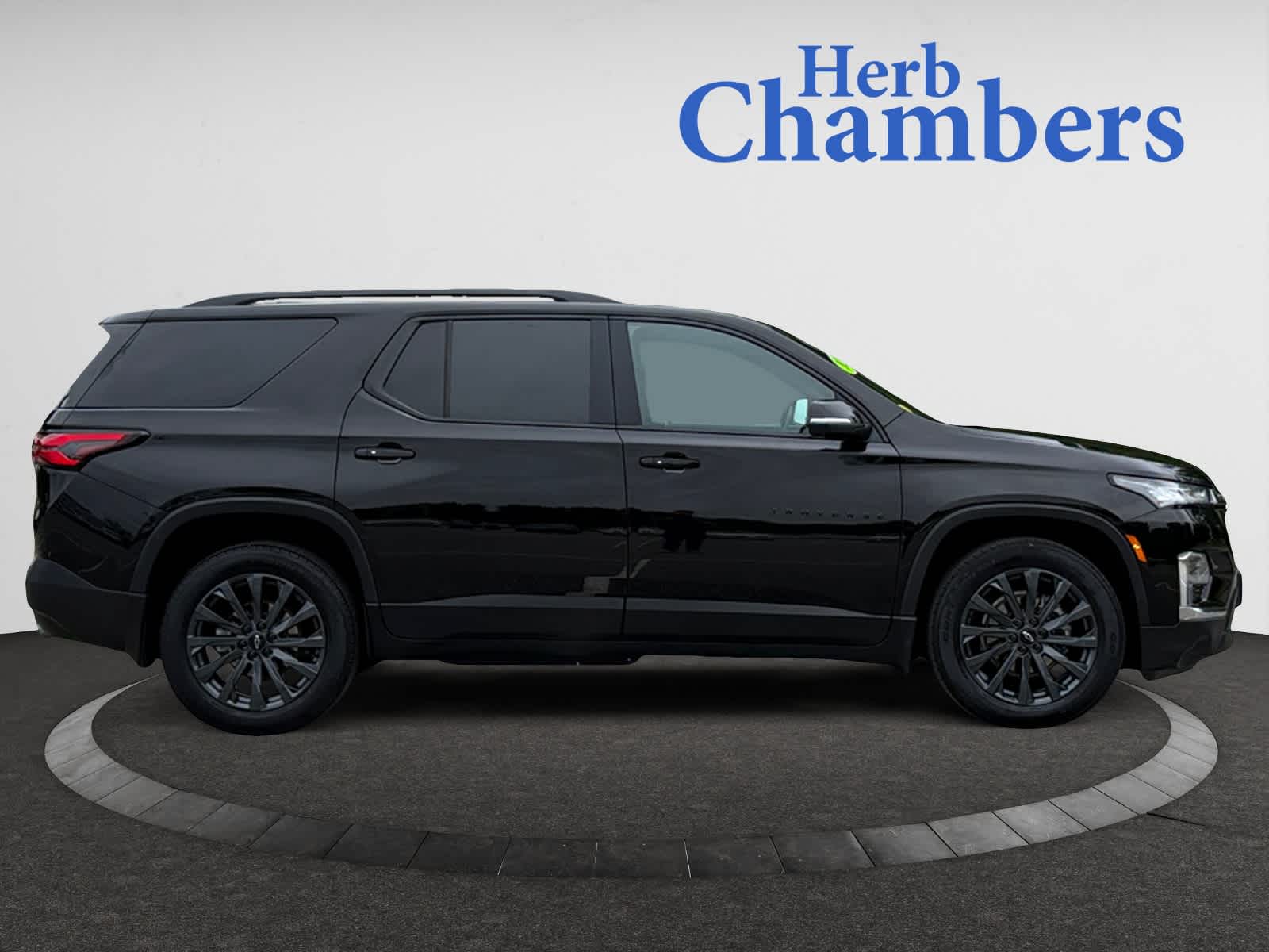used 2023 Chevrolet Traverse car, priced at $36,998