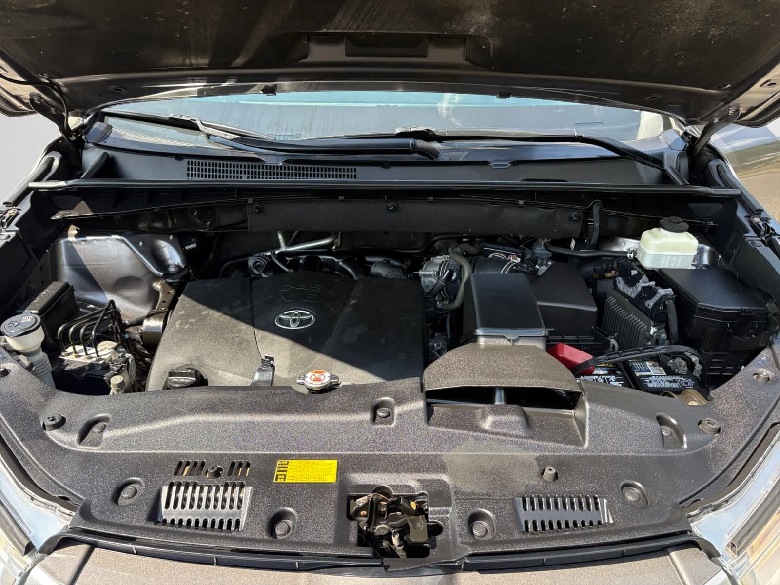 used 2018 Toyota Highlander car, priced at $25,998