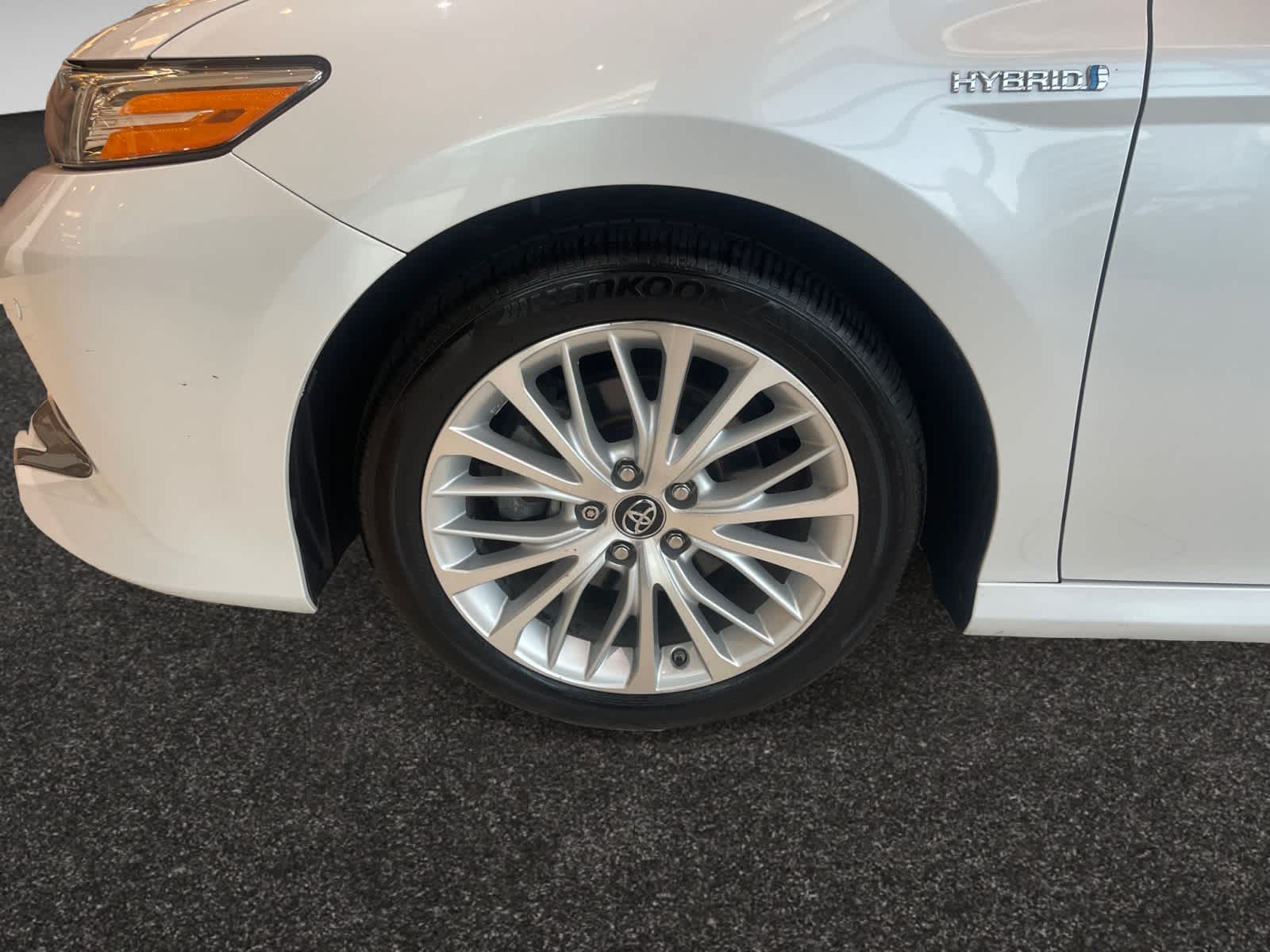 used 2018 Toyota Camry Hybrid car, priced at $22,998