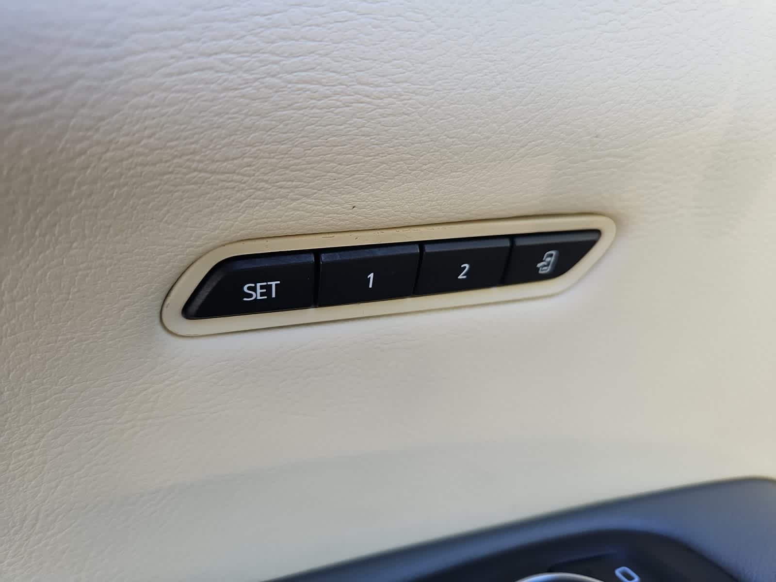 used 2021 Cadillac XT5 car, priced at $27,498