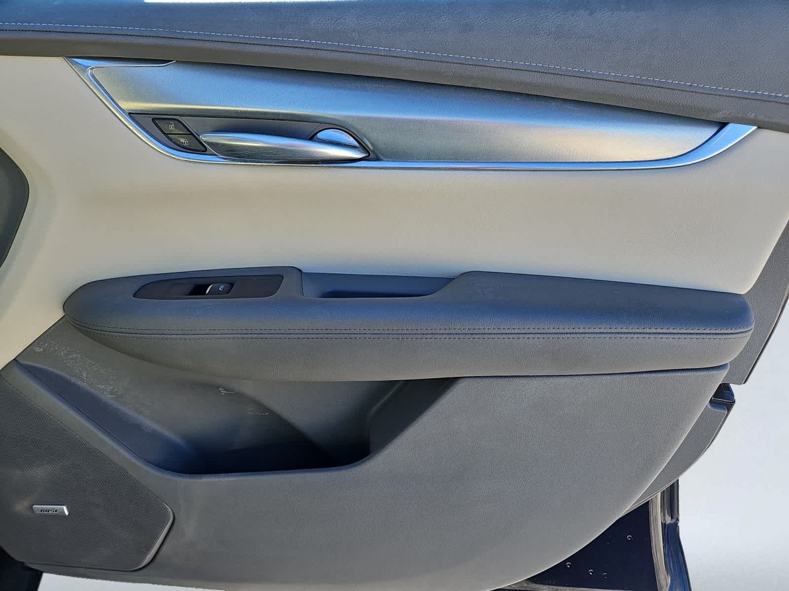 used 2021 Cadillac XT5 car, priced at $27,498