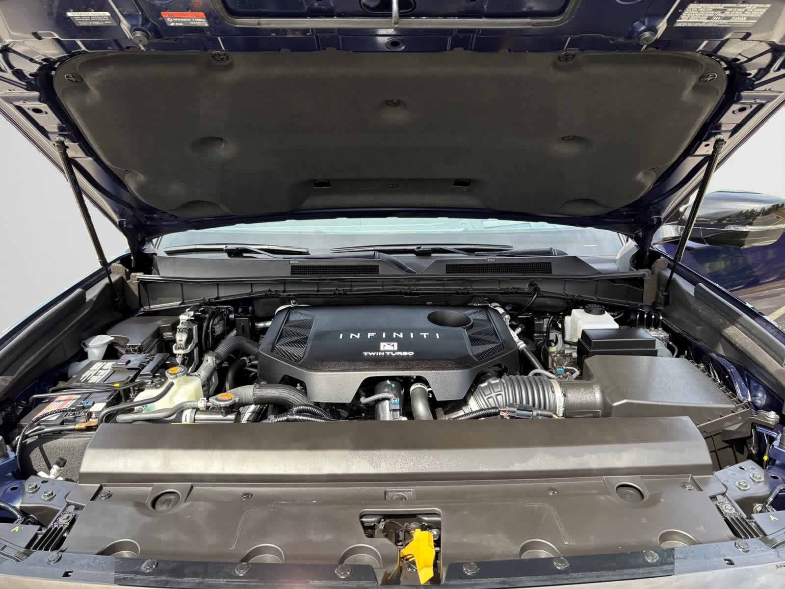 new 2025 INFINITI QX80 car, priced at $108,001