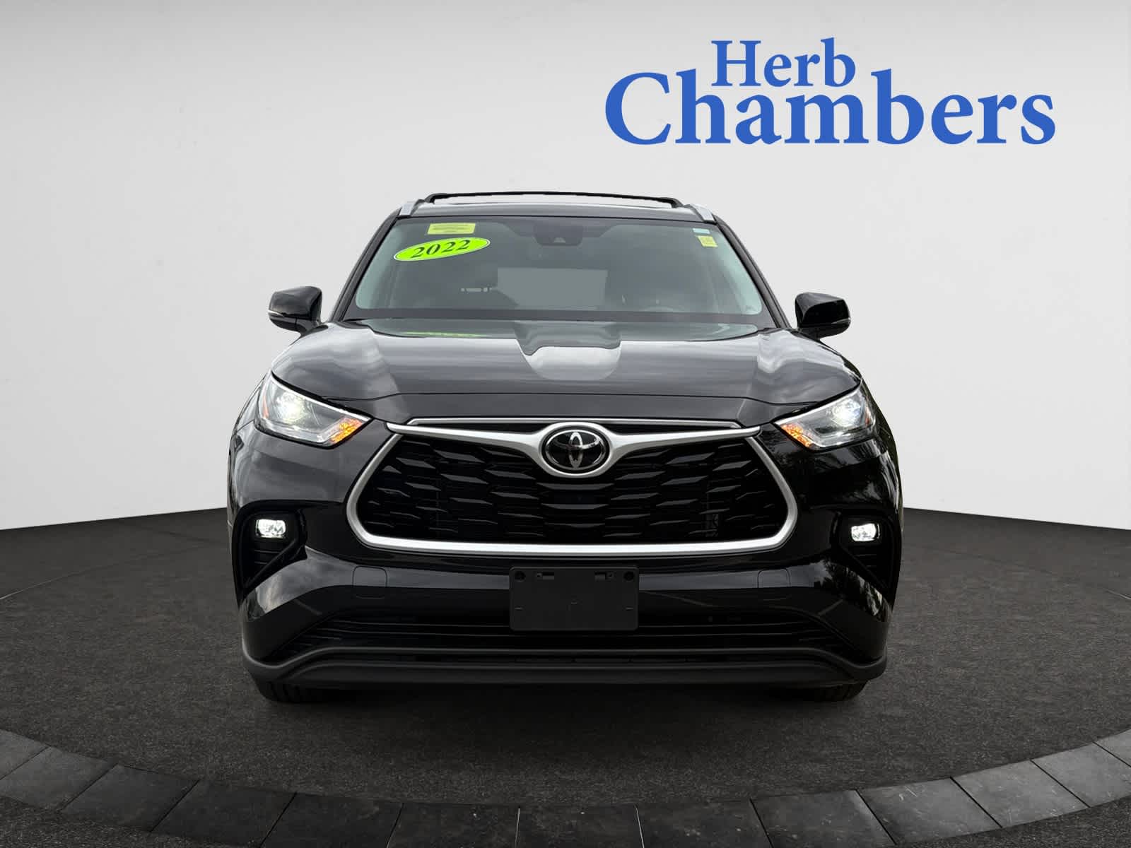 used 2022 Toyota Highlander car, priced at $37,998