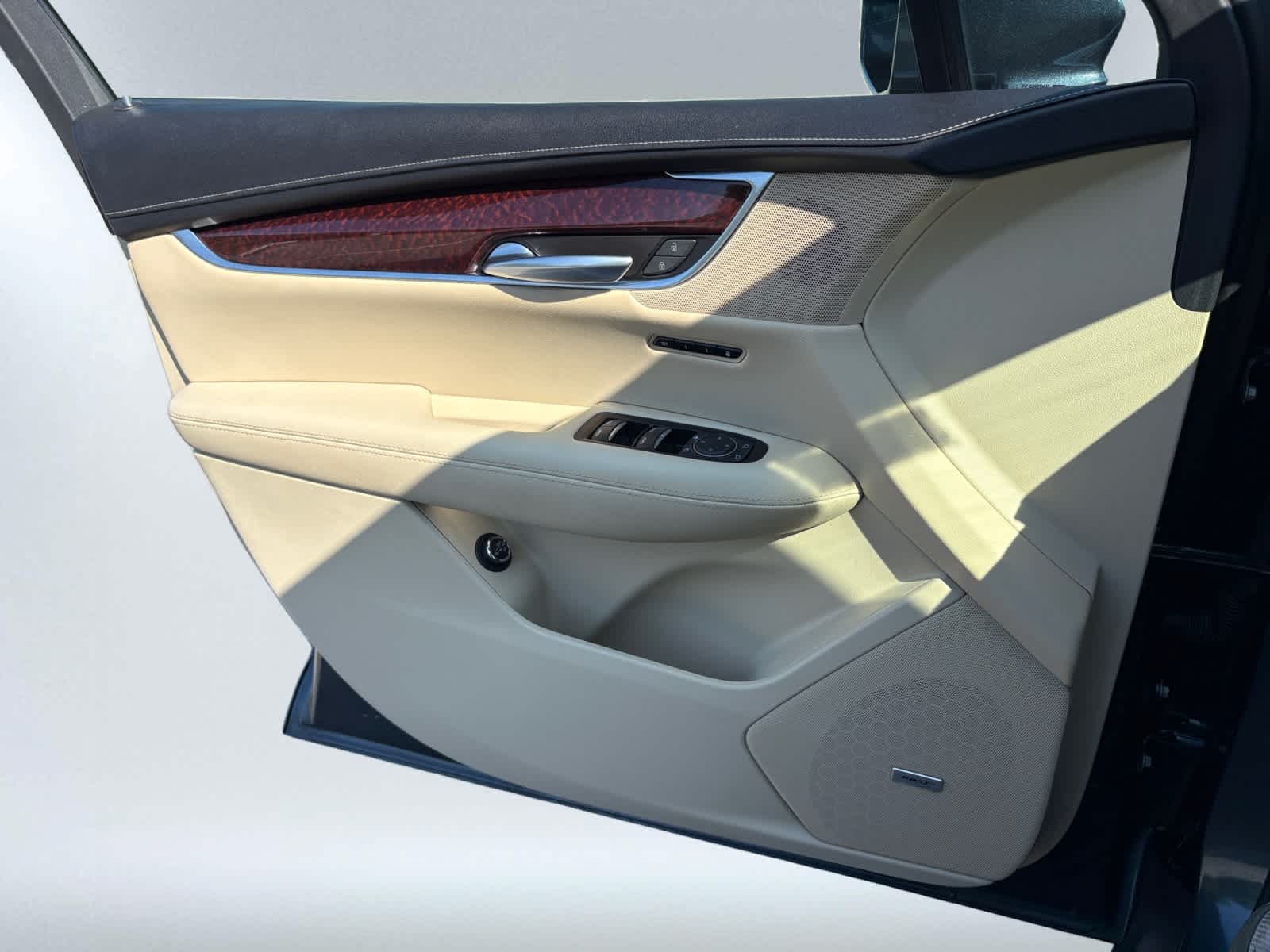 used 2019 Cadillac XT5 car, priced at $20,998