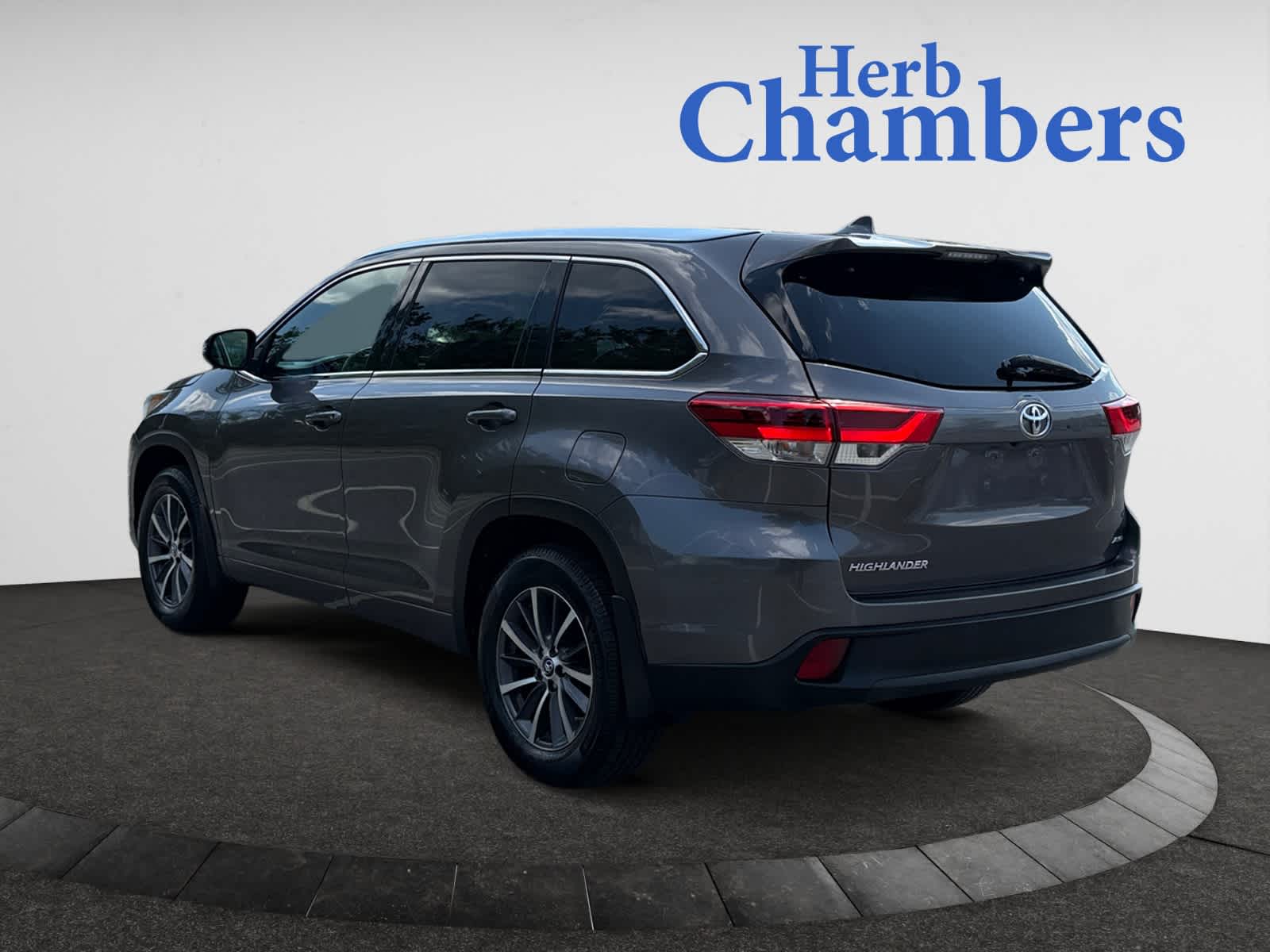 used 2018 Toyota Highlander car, priced at $25,998