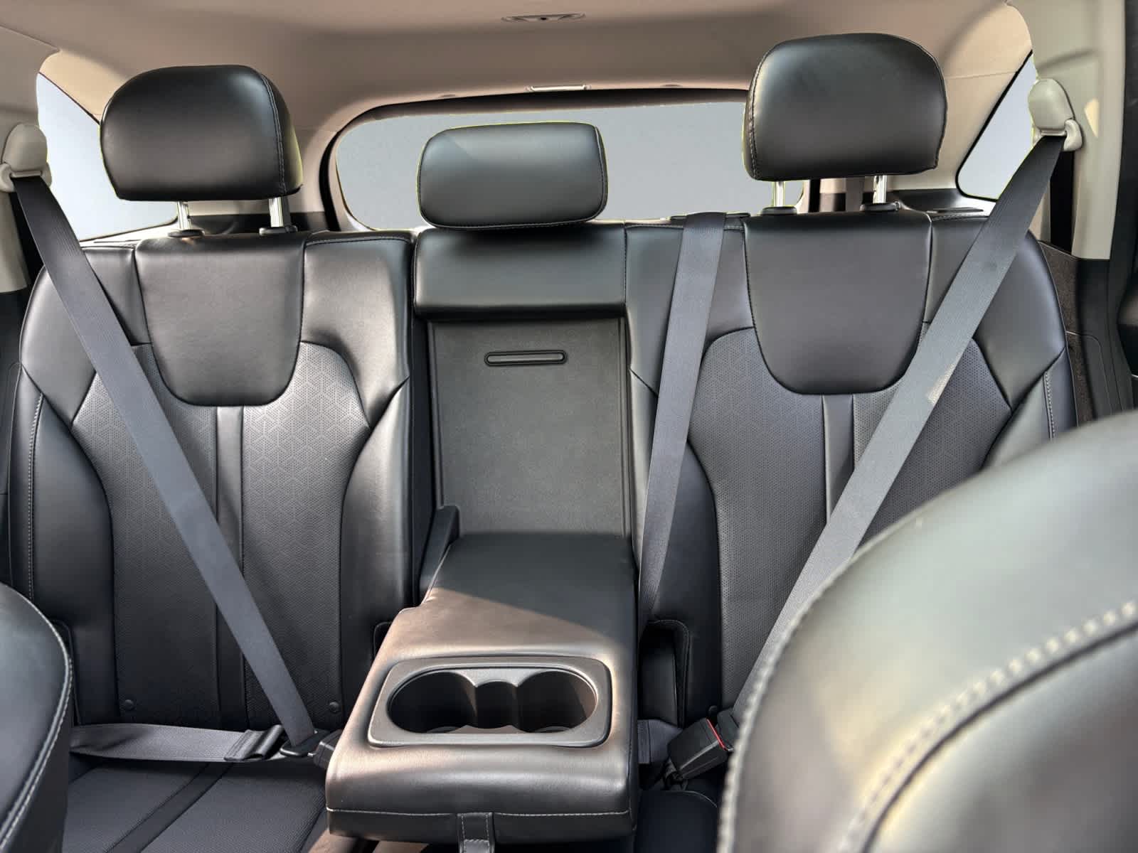 used 2022 Kia Sorento car, priced at $27,998