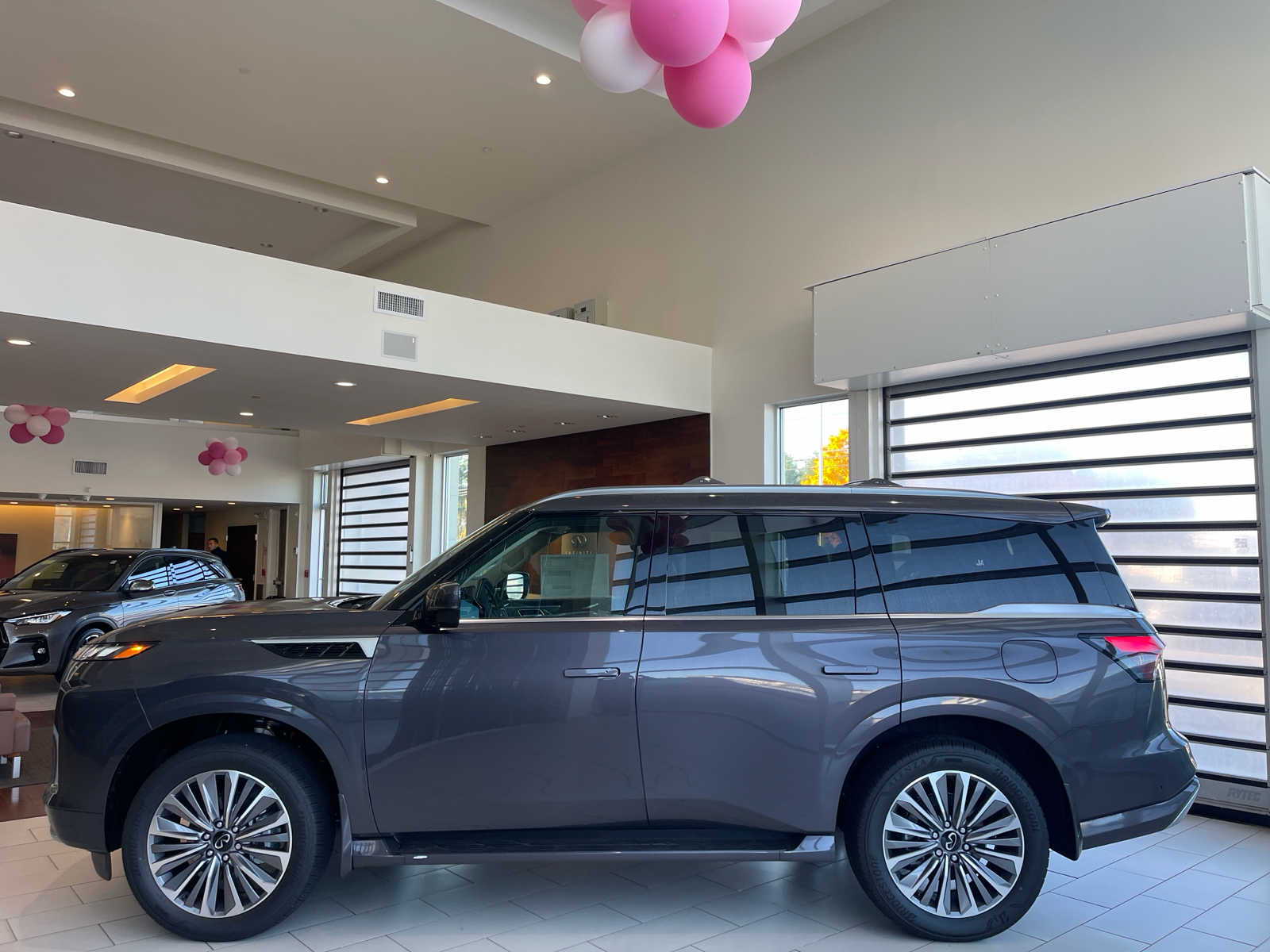 new 2025 INFINITI QX80 car