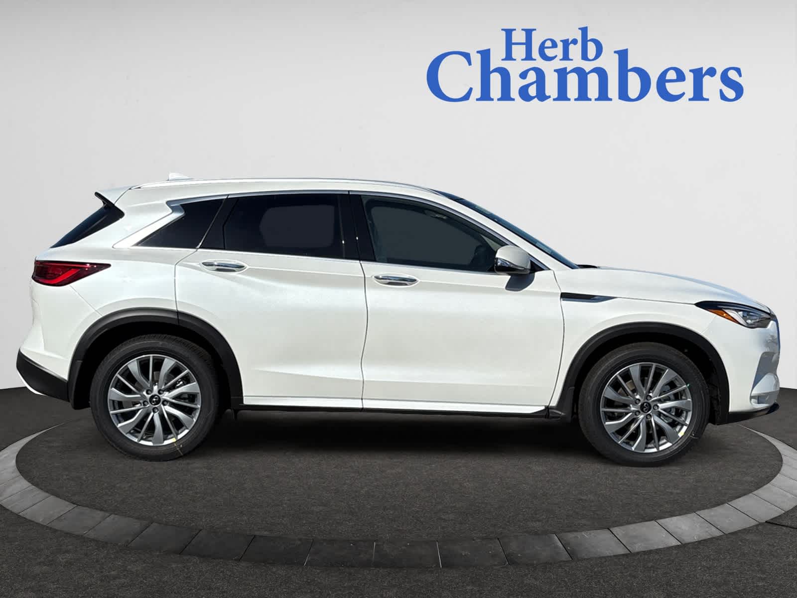 new 2025 INFINITI QX50 car