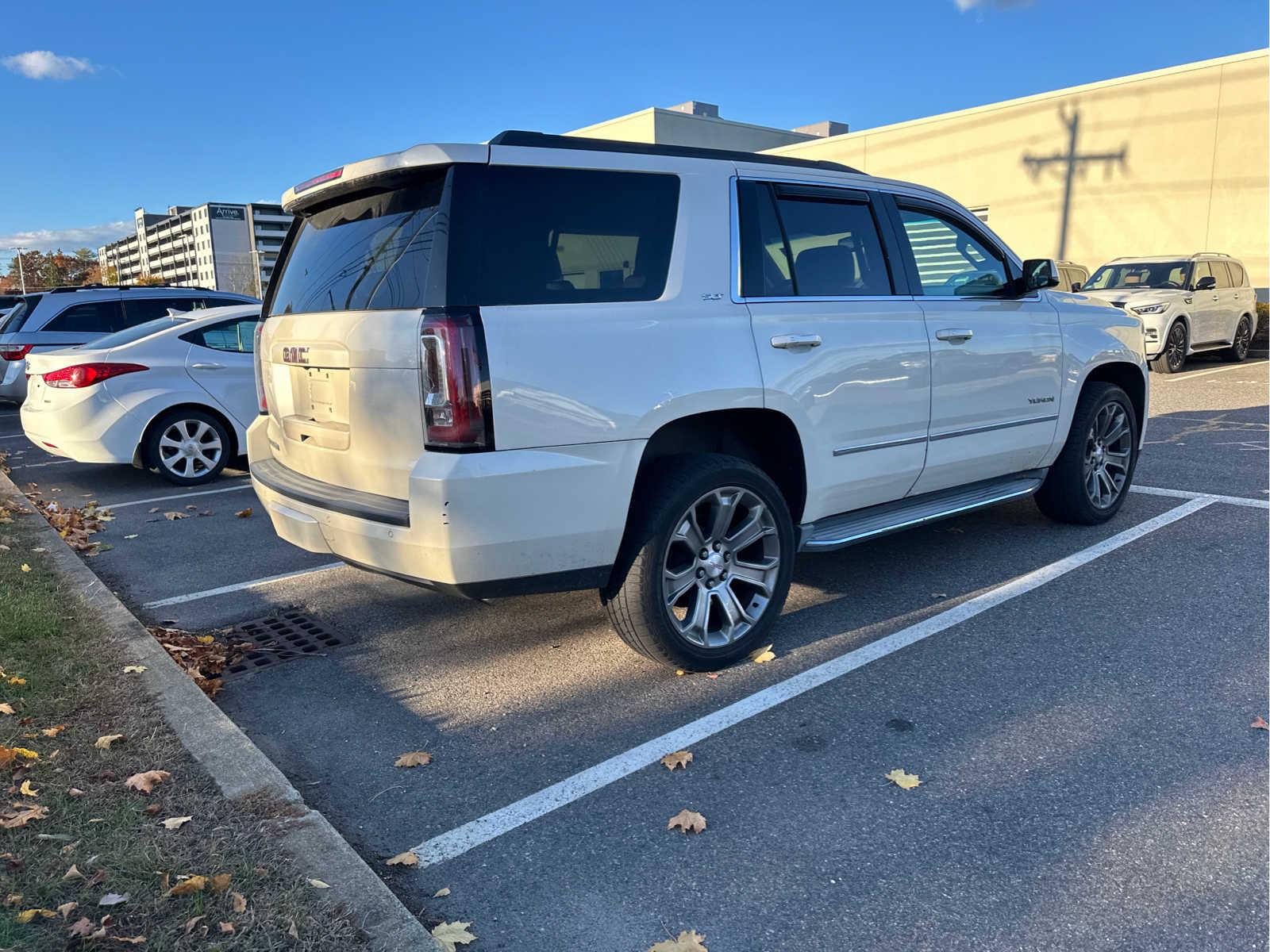 used 2015 GMC Yukon car, priced at $26,798