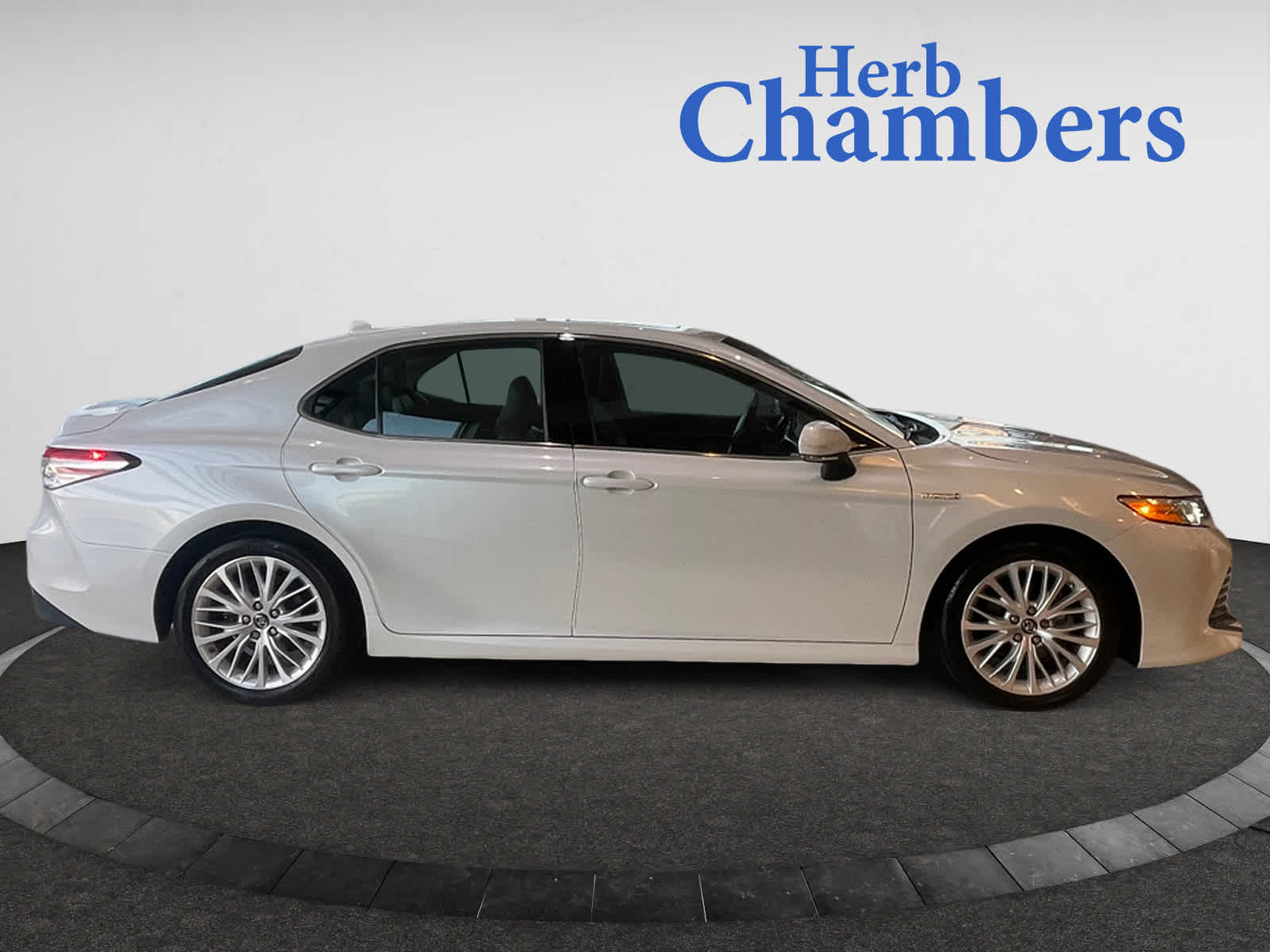 used 2018 Toyota Camry Hybrid car, priced at $22,998