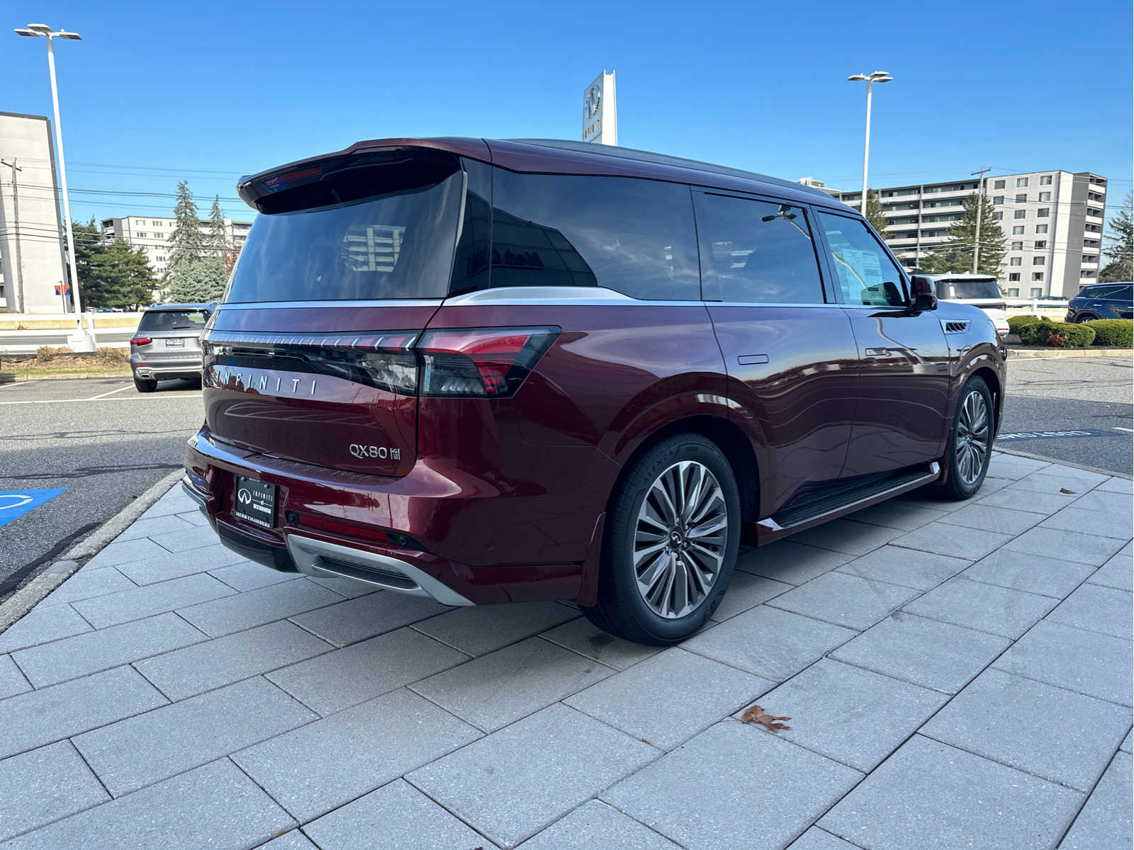 new 2025 INFINITI QX80 car, priced at $91,732