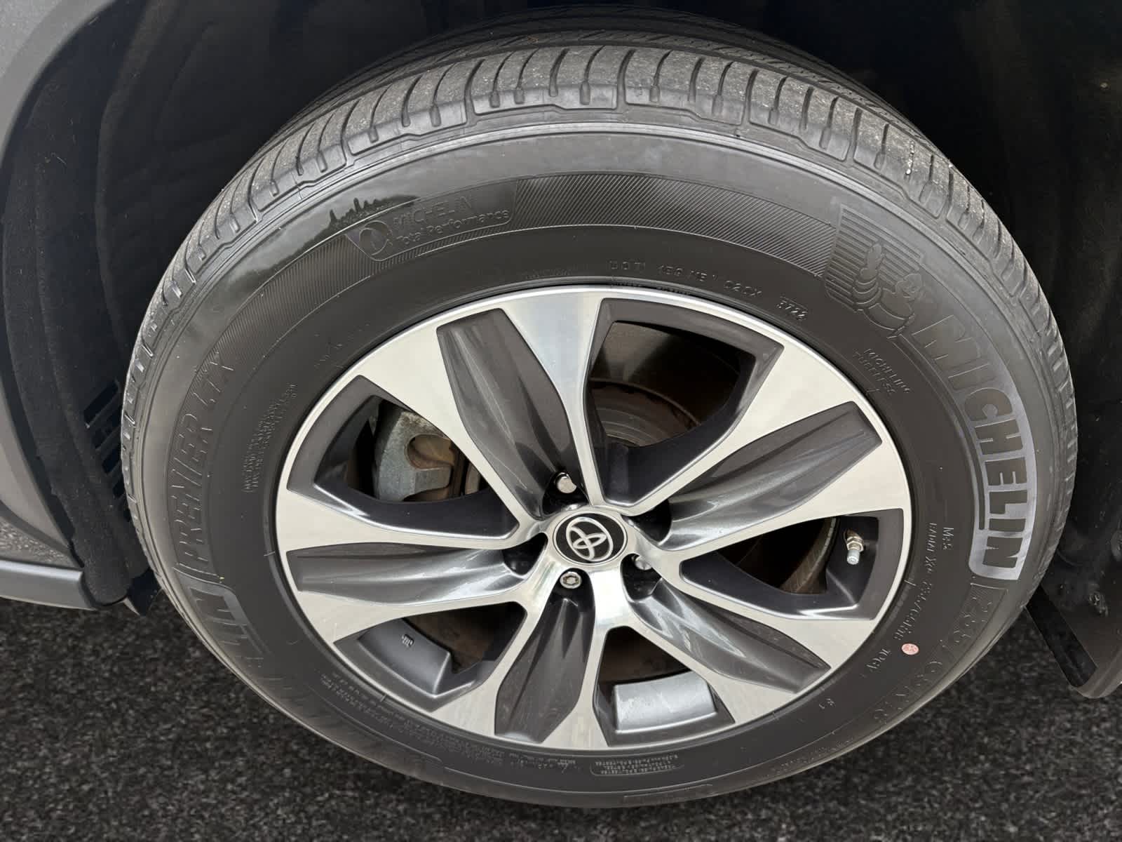 used 2022 Toyota Highlander car, priced at $37,998