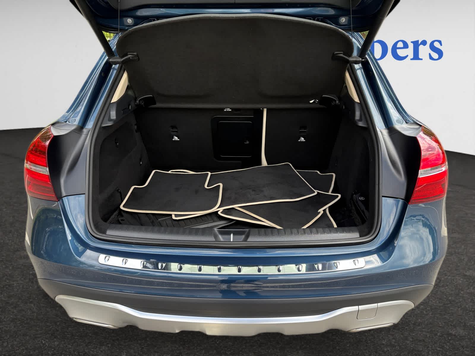 used 2020 Mercedes-Benz GLA 250 car, priced at $25,598