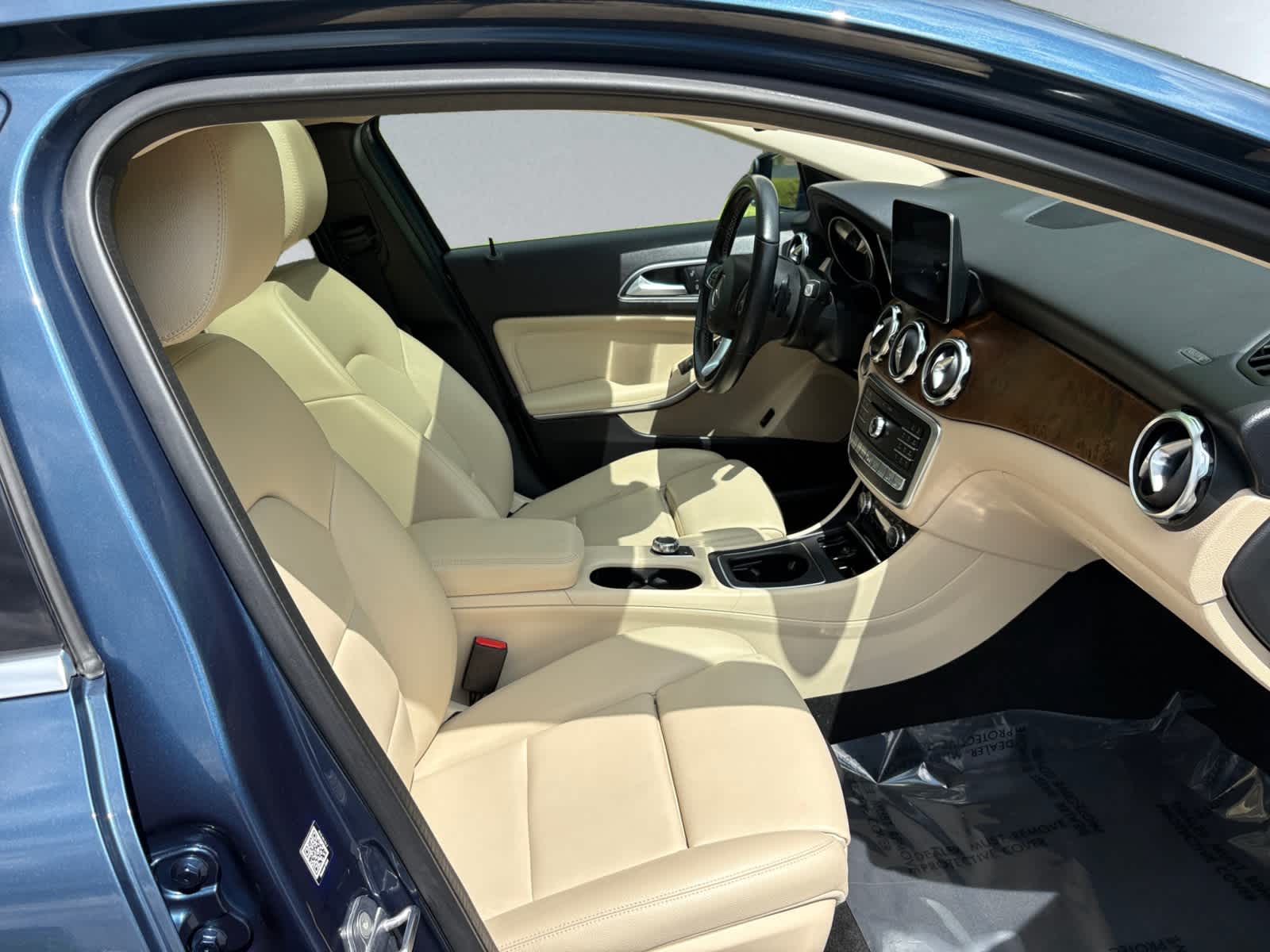 used 2020 Mercedes-Benz GLA 250 car, priced at $25,598