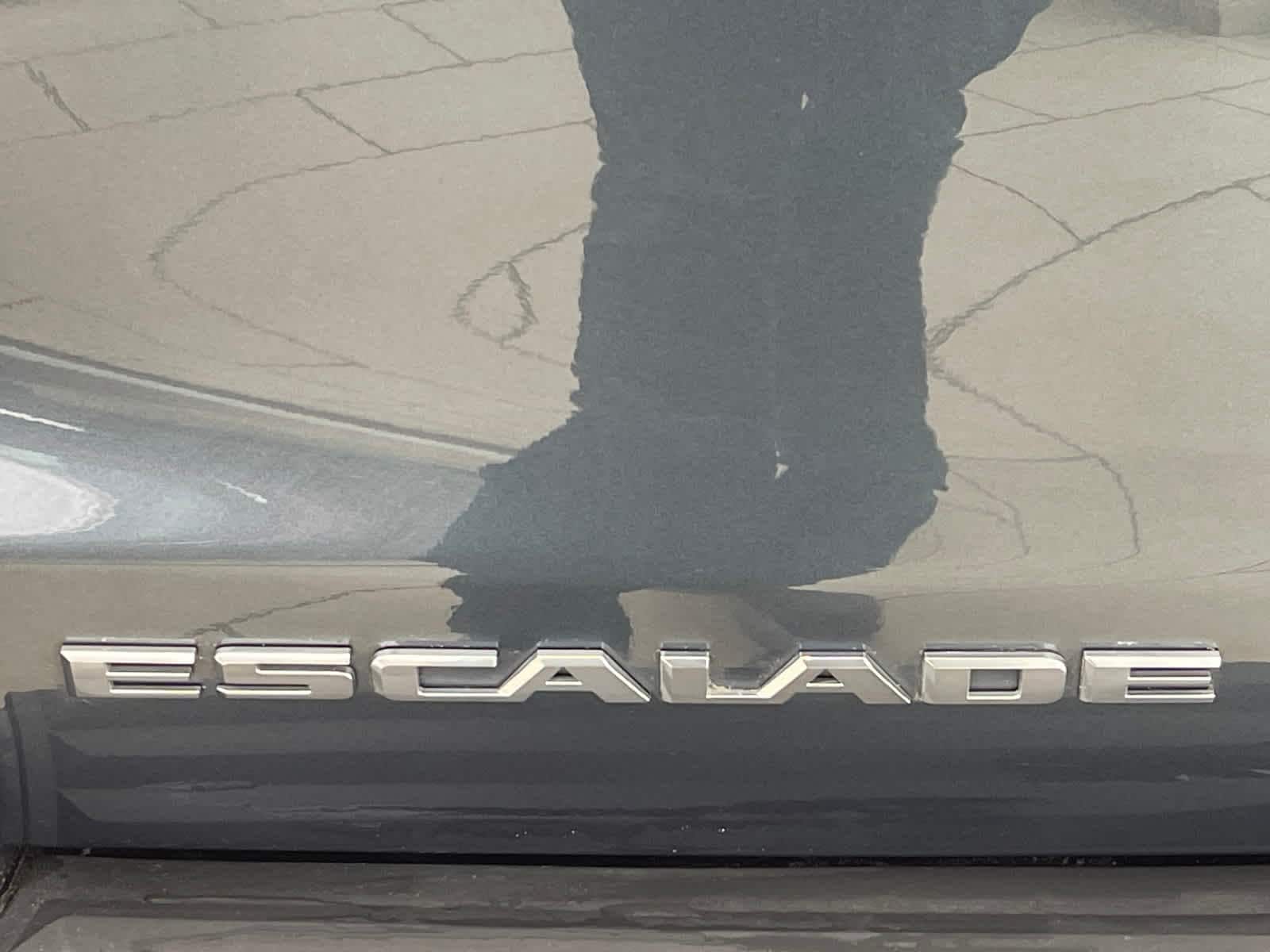 used 2020 Cadillac Escalade car, priced at $41,998