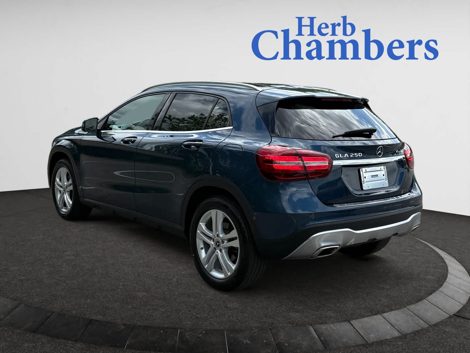 used 2020 Mercedes-Benz GLA 250 car, priced at $25,598