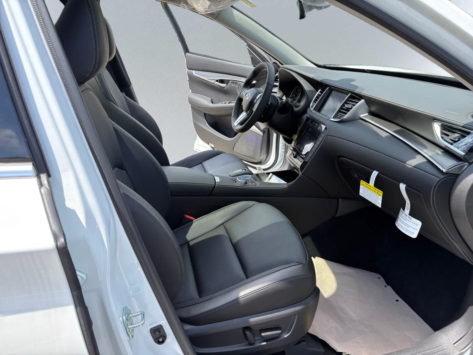 new 2025 INFINITI QX50 car, priced at $47,318