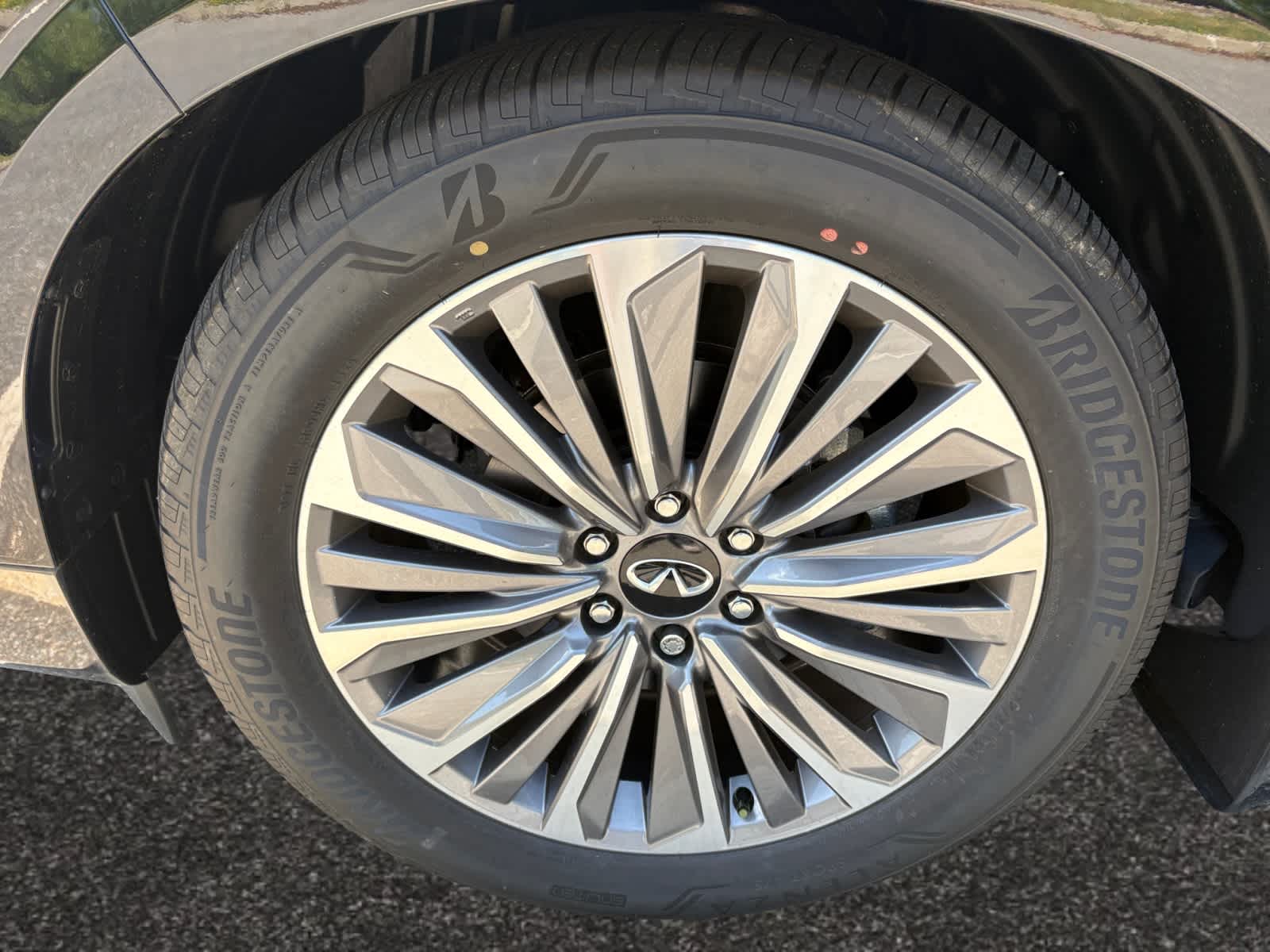 new 2025 INFINITI QX80 car, priced at $95,610