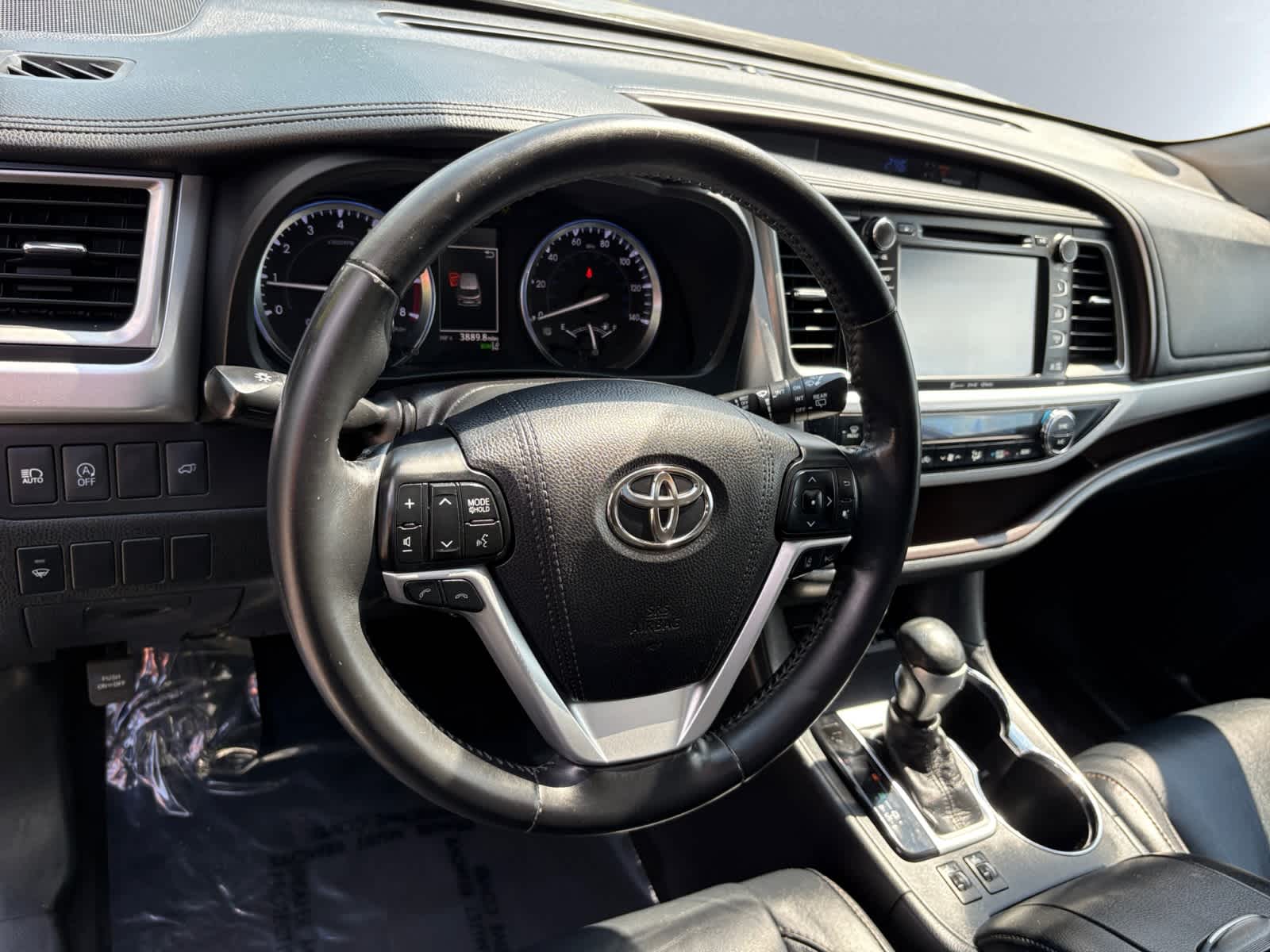 used 2018 Toyota Highlander car, priced at $25,998
