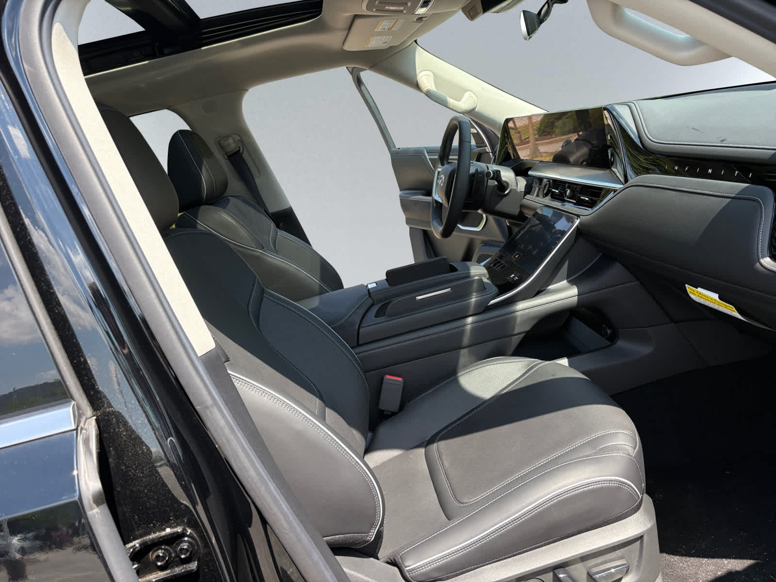 new 2025 INFINITI QX80 car, priced at $95,610