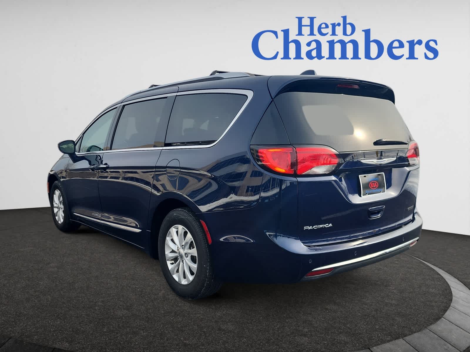 used 2018 Chrysler Pacifica car, priced at $17,499