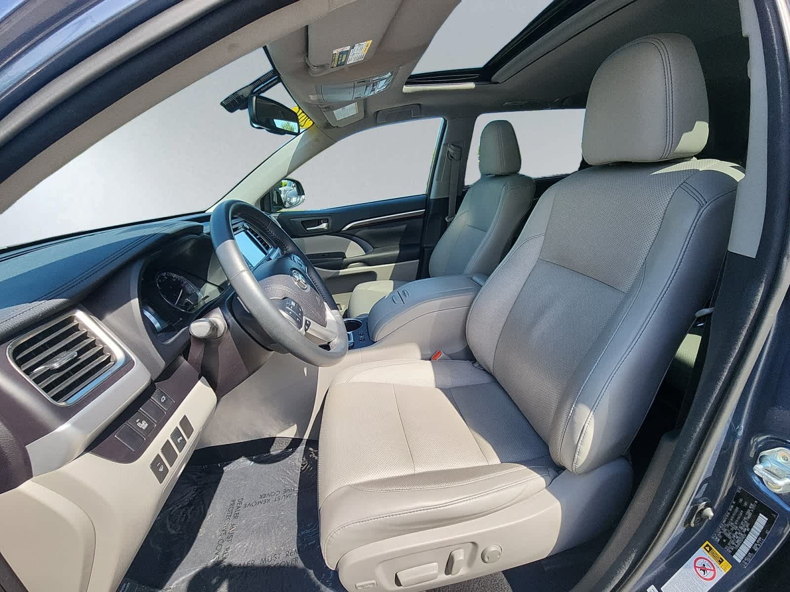 used 2016 Toyota Highlander Hybrid car, priced at $26,999