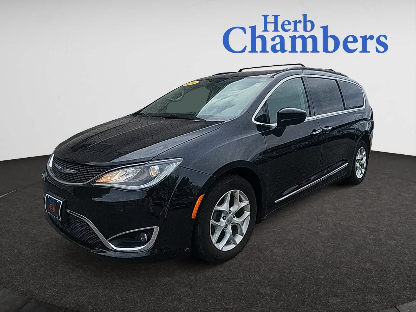 used 2017 Chrysler Pacifica car, priced at $14,437