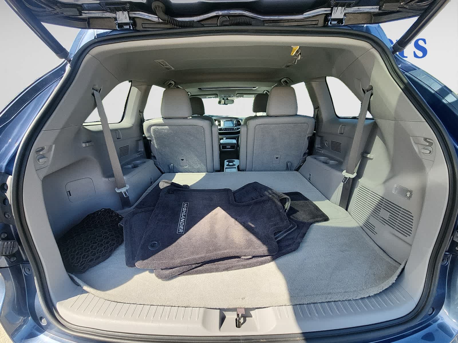 used 2016 Toyota Highlander Hybrid car, priced at $26,999