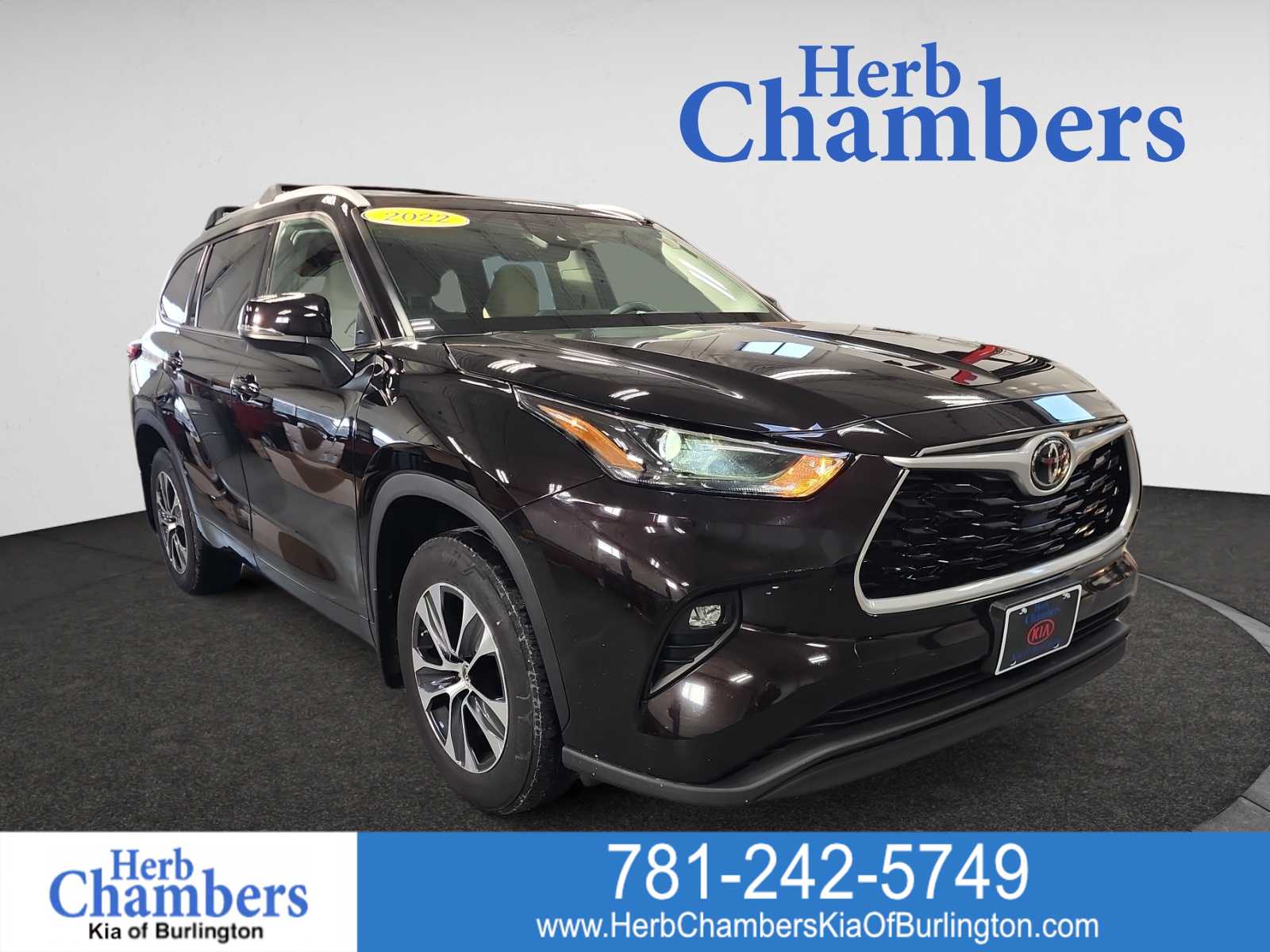 used 2022 Toyota Highlander car, priced at $35,995