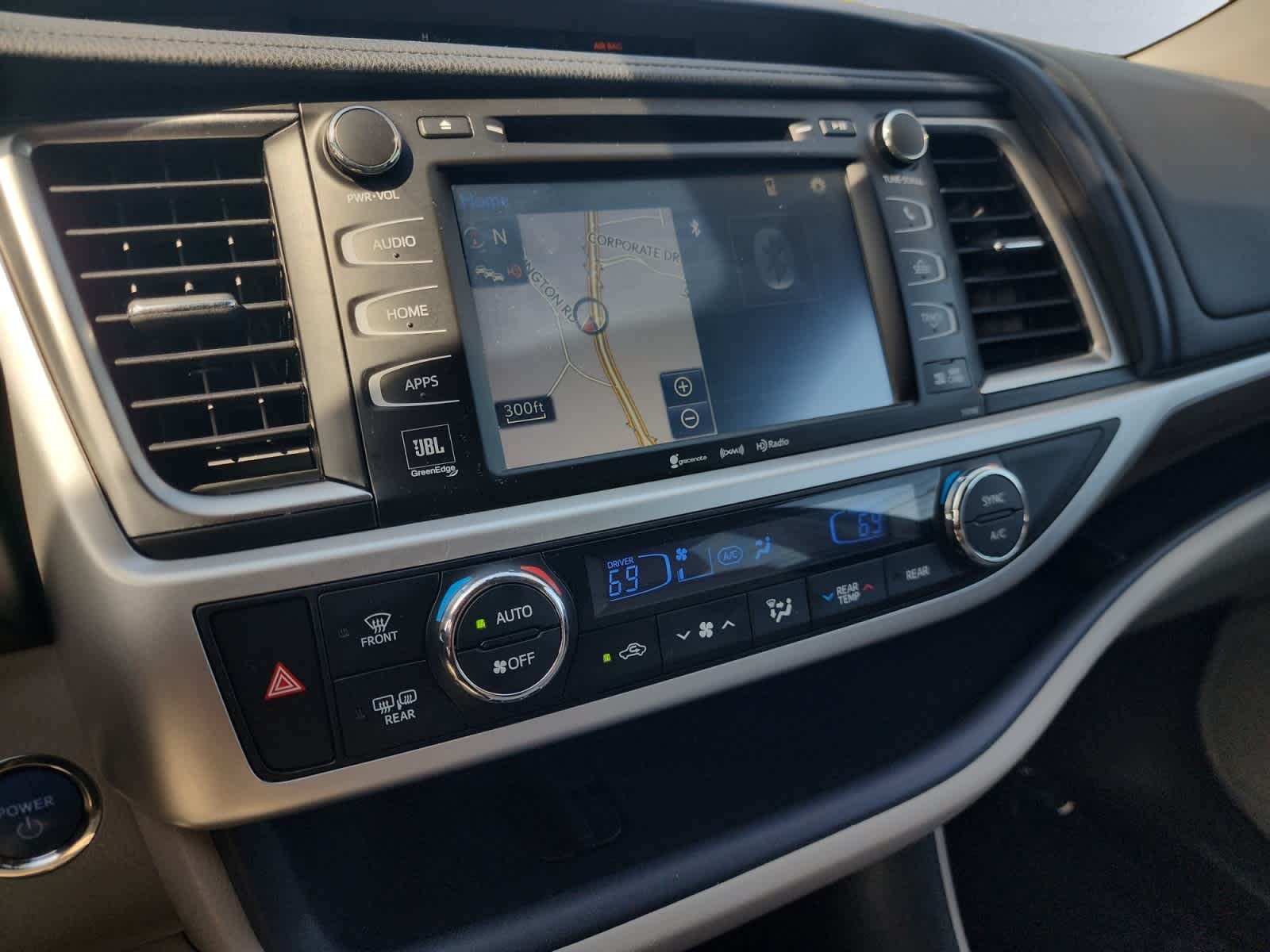 used 2016 Toyota Highlander Hybrid car, priced at $26,999