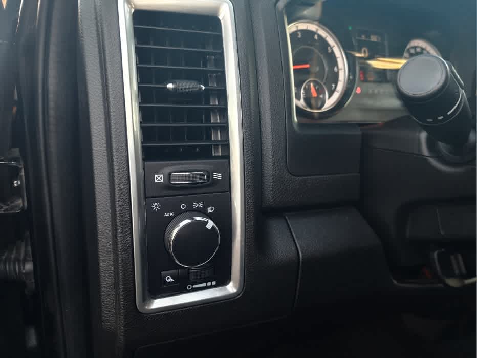 used 2022 Ram 1500 Classic car, priced at $30,998