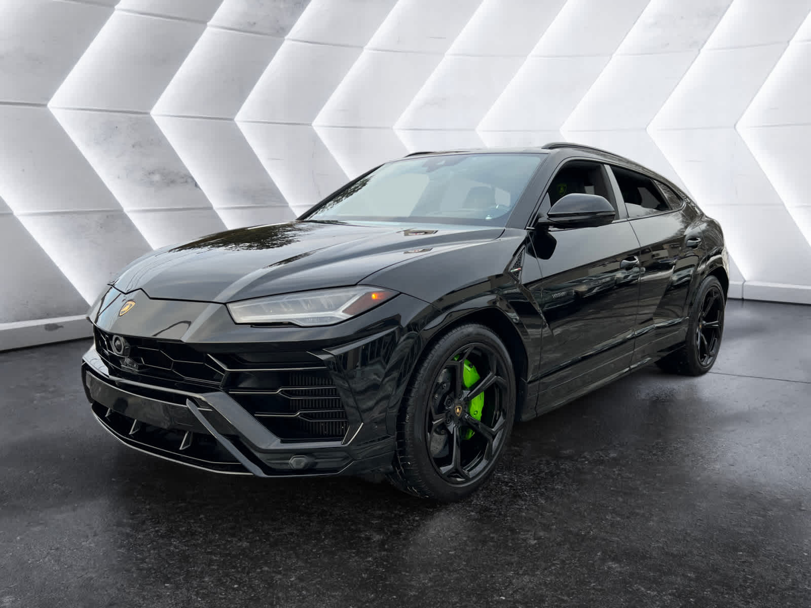 used 2021 Lamborghini Urus car, priced at $199,998