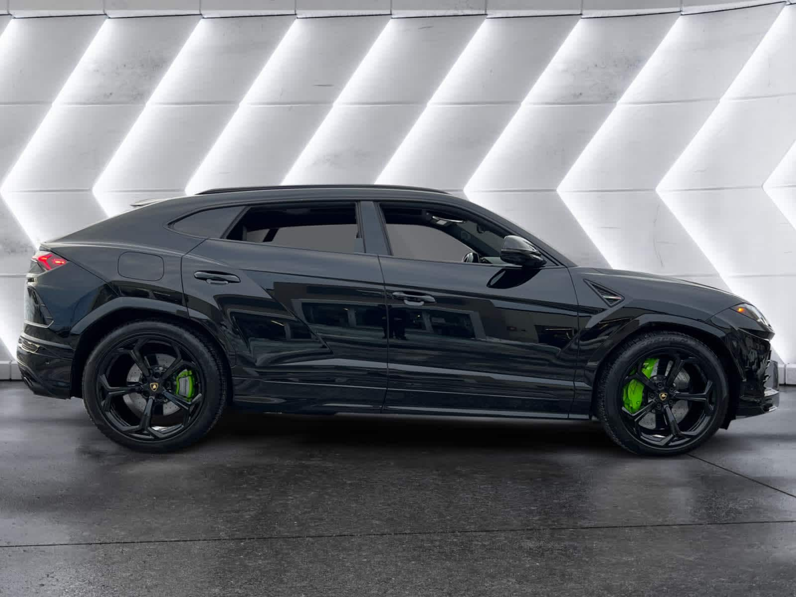 used 2021 Lamborghini Urus car, priced at $199,998