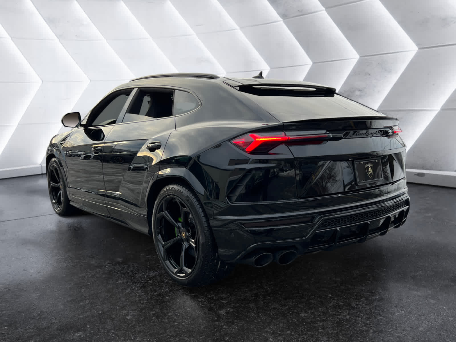 used 2021 Lamborghini Urus car, priced at $199,998