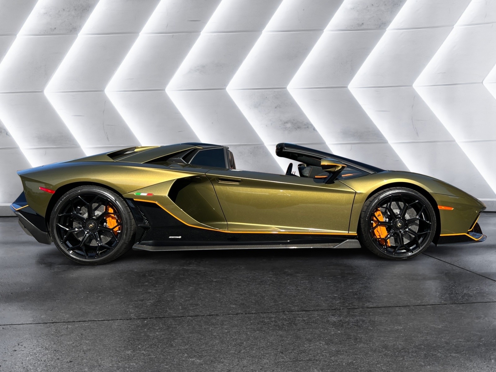 used 2022 Lamborghini Aventador car