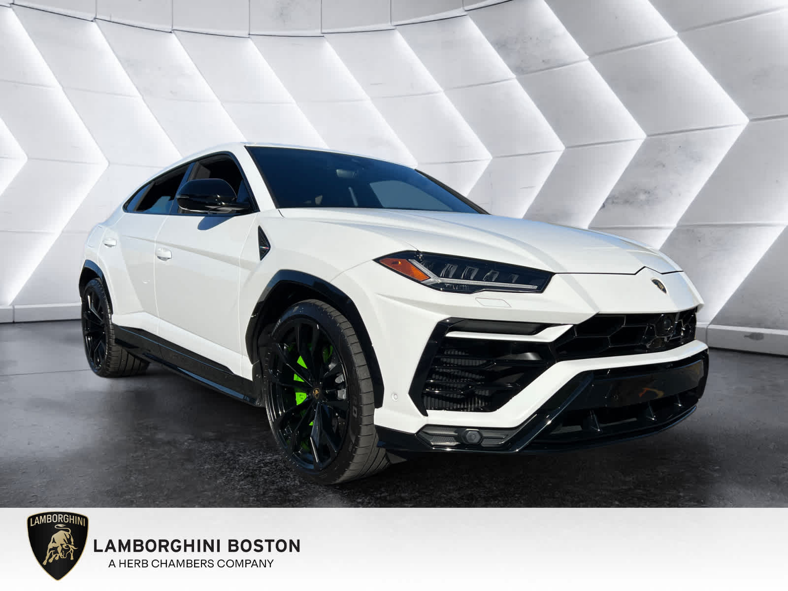 used 2022 Lamborghini Urus car, priced at $226,998